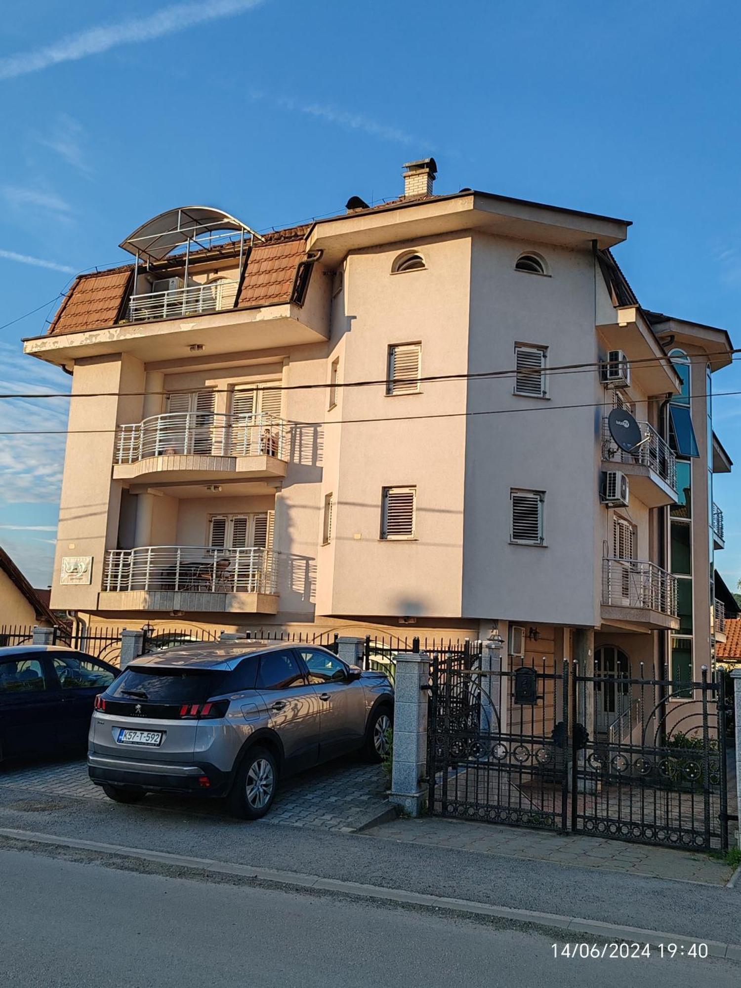 Guesthouse Jelic Teslić Eksteriør billede