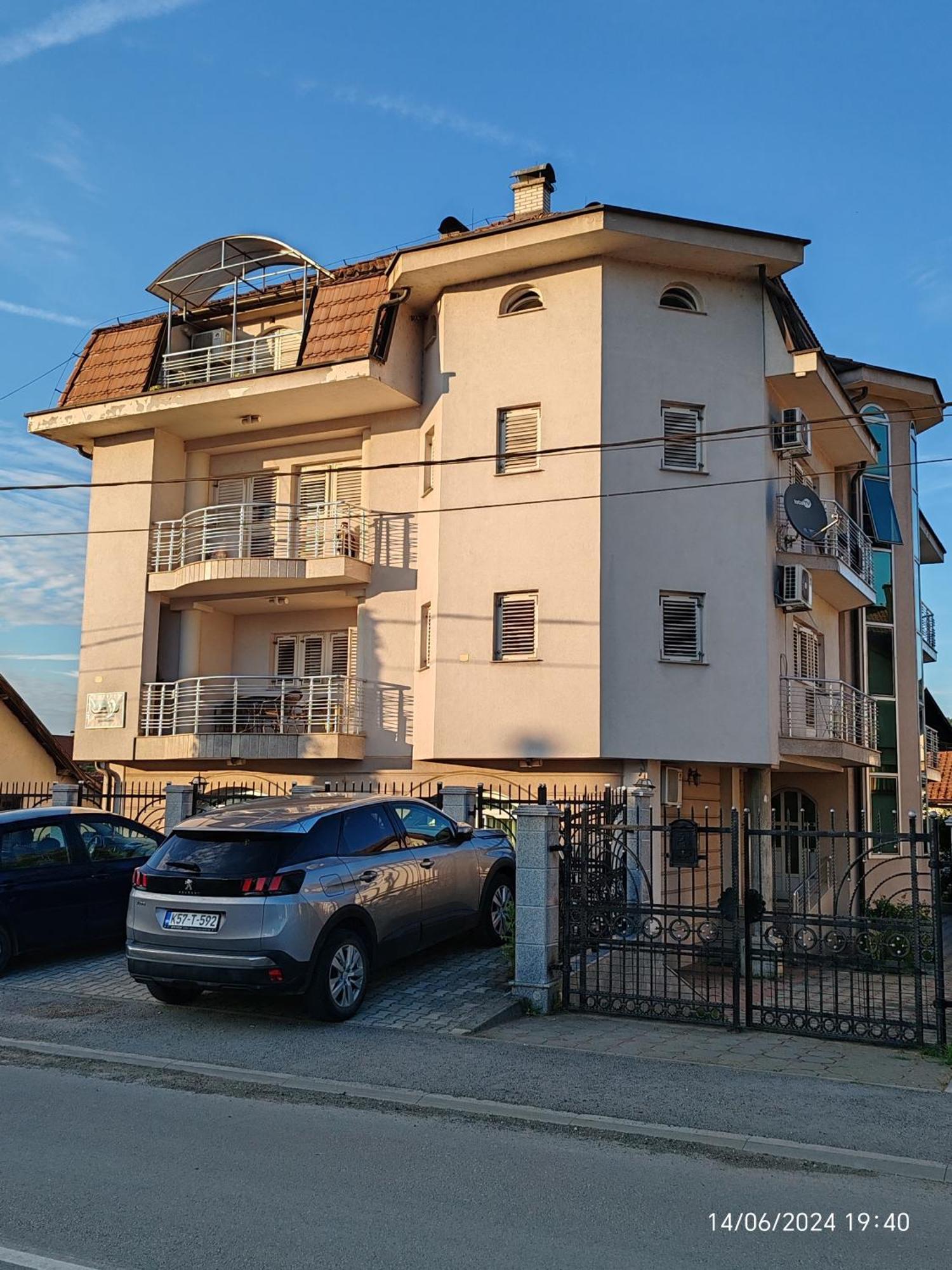 Guesthouse Jelic Teslić Eksteriør billede
