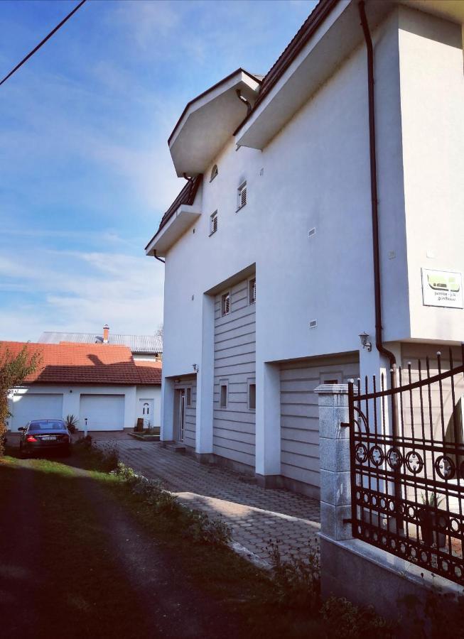Guesthouse Jelic Teslić Eksteriør billede